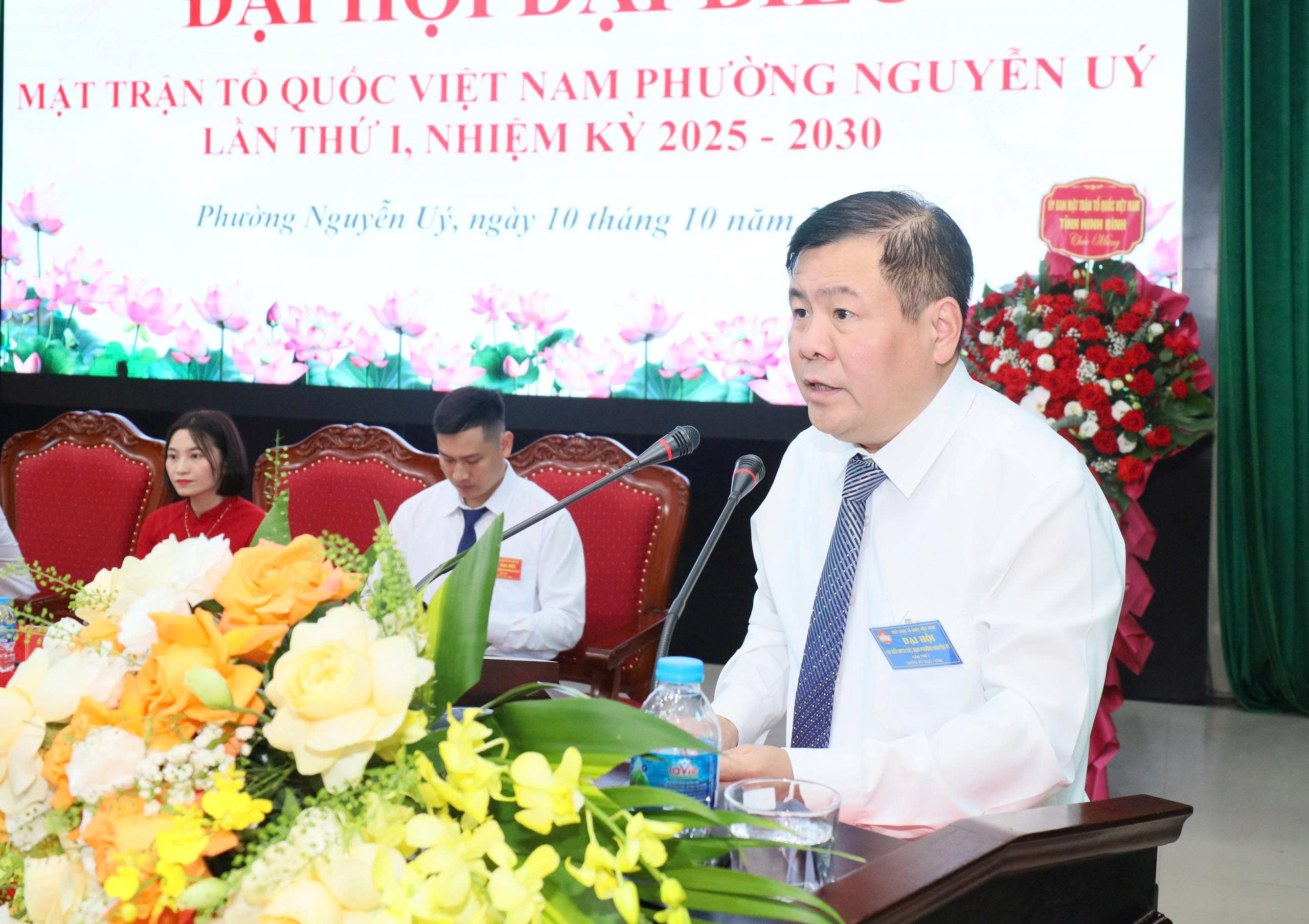 Đồng chí Hoàng Văn Long - Bí thư Đảng ủy phường Nguyễn Úy phát biểu chỉ đạo tại Đại hội